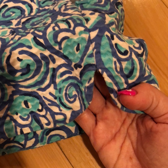 Lilly Pulitzer chasing tail shorts size 0 - Picture 7 of 7